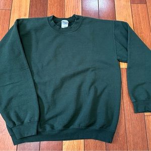 Gildan green sweatshirt
